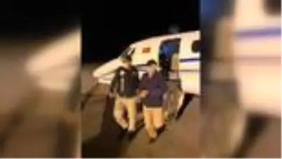 Cezayir'de yakalanan firari FETÖ'cü, Dışişleri ve Emniyet'in ortak çalışmasıyla Türkiye'ye getirildi Cezayir'de yakalanan firari FETÖ'cü, Dışişleri ve Emniyet'in ortak çalışmasıyla Türkiye'ye getirildi