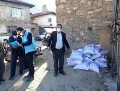 Çiftçilere ücretsiz Macar fiği tohumu dağıtıldı Çiftçilere ücretsiz Macar fiği tohumu dağıtıldı