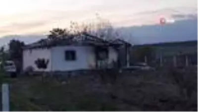 Çıkan yangında ağabey ve kardeş hayatını kaybetti, anne baba yaralandı Çıkan yangında ağabey ve kardeş hayatını kaybetti, anne baba yaralandı