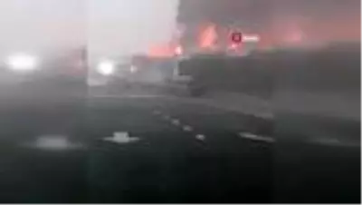 Çin'de 43 aracın karıştığı trafik kazasında 3 kişi öldü Çin'de 43 aracın karıştığı trafik kazasında 3 kişi öldü