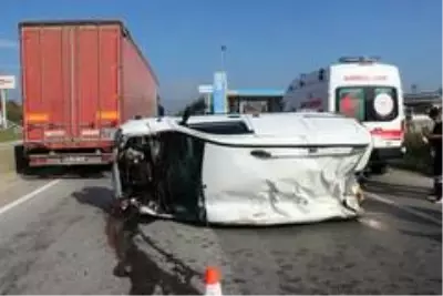D-650 karayolunda kamyonet yan yattı D-650 karayolunda kamyonet yan yattı