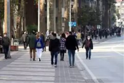 Denizli'de 134 kişi karantina kurallarına uymayarak ceza yedi Denizli'de 134 kişi karantina kurallarına uymayarak ceza yedi