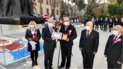 Denizli'de 24 Kasım Öğretmenler Günü törenle kutlandı Denizli'de 24 Kasım Öğretmenler Günü törenle kutlandı