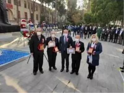 Denizli'de 24 Kasım Öğretmenler Günü törenle kutlandı Denizli'de 24 Kasım Öğretmenler Günü törenle kutlandı