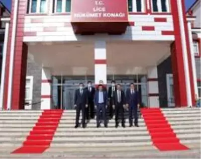 Diyarbakır Cumhuriyet Başsavcısı Yavuz Lice'de incelemelerde bulundu Diyarbakır Cumhuriyet Başsavcısı Yavuz Lice'de incelemelerde bulundu