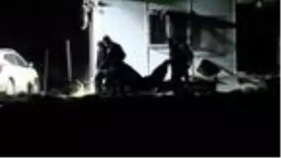 (Ek bilgi ve görüntüyle)Silivri'de çıkan yangında 2 çocuk hayatını kaybetti (Ek bilgi ve görüntüyle)Silivri'de çıkan yangında 2 çocuk hayatını kaybetti