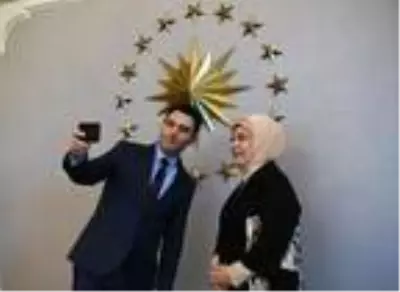 Emine Erdoğan, motosikletini EBA destek aracı yapan öğretmeni paylaştı Emine Erdoğan, motosikletini EBA destek aracı yapan öğretmeni paylaştı