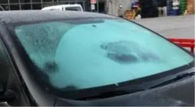 Erzincan'da araçların camları buz tuttu