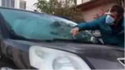 Erzincan'da araçların camları buz tuttu Erzincan'da araçların camları buz tuttu