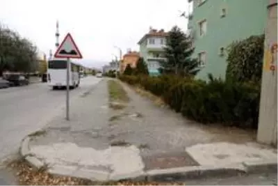 Erzincan'da kaldırım çalışması Erzincan'da kaldırım çalışması