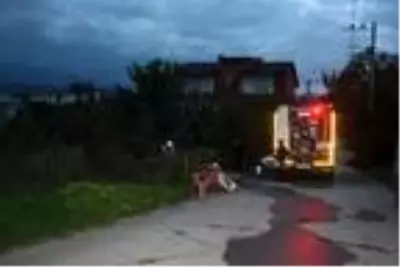 Son dakika... Eşini ve kızını ölümden kurtardı Son dakika... Eşini ve kızını ölümden kurtardı