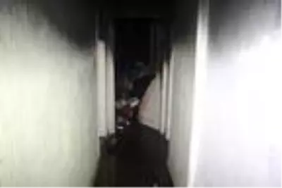 Son dakika... Eşini ve kızını ölümden kurtardı Son dakika... Eşini ve kızını ölümden kurtardı