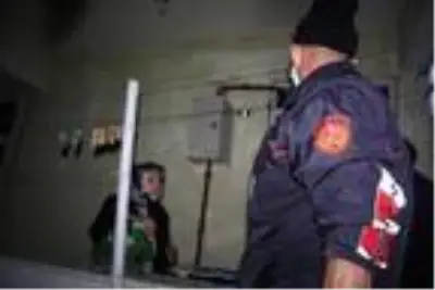 Son dakika... Eşini ve kızını ölümden kurtardı Son dakika... Eşini ve kızını ölümden kurtardı