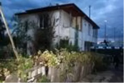 Son dakika... Eşini ve kızını ölümden kurtardı Son dakika... Eşini ve kızını ölümden kurtardı
