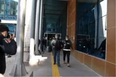Eski CHP'li Menemen Belediye Başkanı cezaevine gönderildi Eski CHP'li Menemen Belediye Başkanı cezaevine gönderildi