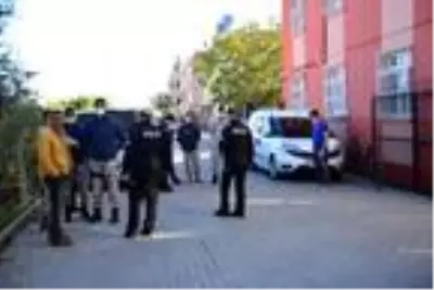 Evinde ölü bulunan uzman çavuşun mangal kömüründen zehirlendiği şüphesi Evinde ölü bulunan uzman çavuşun mangal kömüründen zehirlendiği şüphesi