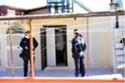 Evinde ölü bulunan uzman çavuşun mangal kömüründen zehirlendiği şüphesi Evinde ölü bulunan uzman çavuşun mangal kömüründen zehirlendiği şüphesi