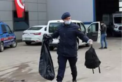 Fabrika işçisi üzerine devrilen tonlarca demirin altında can verdi Fabrika işçisi üzerine devrilen tonlarca demirin altında can verdi