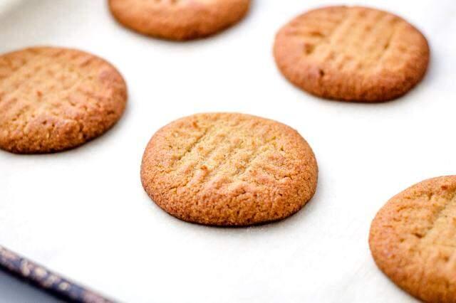 Fıstık ezmeli kurabiye nasıl yapılır? Fıstık ezmeli kurabiye tarifi, Fıstık ezmeli kurabiye malzemeleri...