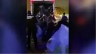 Son dakika haberleri | Fransa'da polis ile mülteciler arasında arbede Son dakika haberleri | Fransa'da polis ile mülteciler arasında arbede