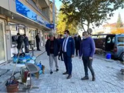 Gölbaşı Belediyesi kaldırım taşlarını yeniliyor Gölbaşı Belediyesi kaldırım taşlarını yeniliyor