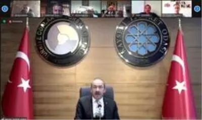Gülsoy: 'Yeni ekonomik stratejide güven ve istikrar önceliğimiz olmalı' Gülsoy: 'Yeni ekonomik stratejide güven ve istikrar önceliğimiz olmalı'