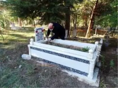 Hisarcık'ta vefat eden öğretmenler unutulmadı Hisarcık'ta vefat eden öğretmenler unutulmadı