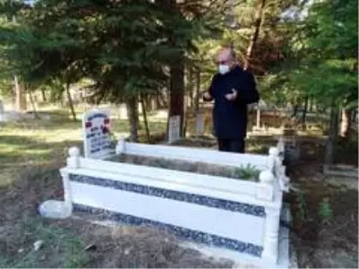 Hisarcık'ta vefat eden öğretmenler unutulmadı Hisarcık'ta vefat eden öğretmenler unutulmadı