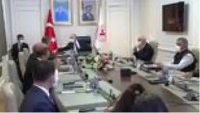 İçişleri Bakanı Soylu, 81 ilin valisi ile telekonferans yöntemiyle görüştü İçişleri Bakanı Soylu, 81 ilin valisi ile telekonferans yöntemiyle görüştü