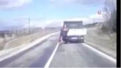 İşçinin duba toplama tekniği şaşkına çevirdi İşçinin duba toplama tekniği şaşkına çevirdi