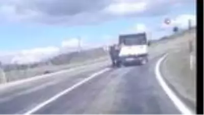 İşçinin duba toplama tekniği şaşkına çevirdi İşçinin duba toplama tekniği şaşkına çevirdi