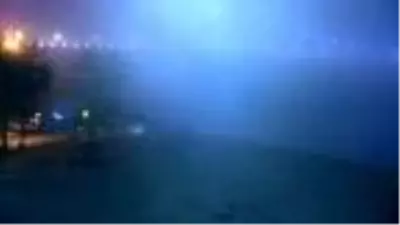 İSTANBUL BOĞAZI'NDA SİS ETKİLİ OLUYOR İSTANBUL BOĞAZI'NDA SİS ETKİLİ OLUYOR