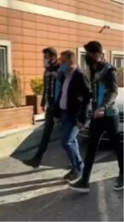 İstanbul'da trafikte tehlike saçan sürücüler yakalandı İstanbul'da trafikte tehlike saçan sürücüler yakalandı