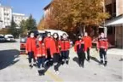 İzmir'de 16 saat sonra enkazdan kurtuluşa imza atan UMKE ekibi, yaşadıklarını anlattı İzmir'de 16 saat sonra enkazdan kurtuluşa imza atan UMKE ekibi, yaşadıklarını anlattı