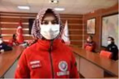 İzmir'de 16 saat sonra enkazdan kurtuluşa imza atan UMKE ekibi, yaşadıklarını anlattı İzmir'de 16 saat sonra enkazdan kurtuluşa imza atan UMKE ekibi, yaşadıklarını anlattı