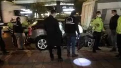 İzmir'de feci trafik kazası: Polis memuru hayatını kaybetti İzmir'de feci trafik kazası: Polis memuru hayatını kaybetti