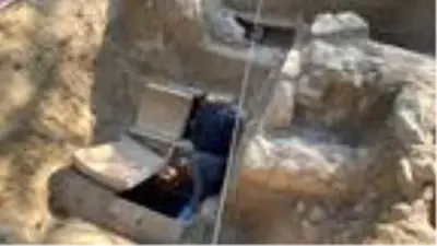 1500 yıllık mezar taşındaki o mesaj şok etti 1500 yıllık mezar taşındaki o mesaj şok etti
