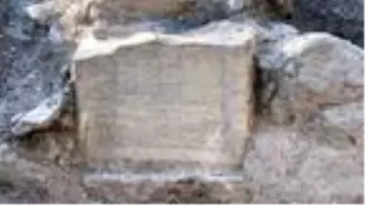 1500 yıllık mezar taşındaki o mesaj şok etti 1500 yıllık mezar taşındaki o mesaj şok etti