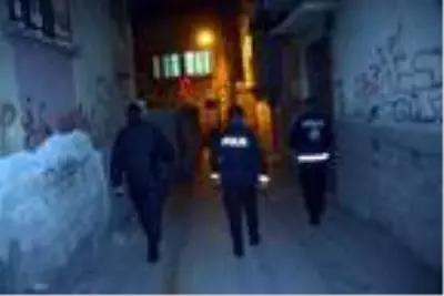 Kahramanmaraş'ta 13 kişiye 11 bin 700 lira korona cezası Kahramanmaraş'ta 13 kişiye 11 bin 700 lira korona cezası