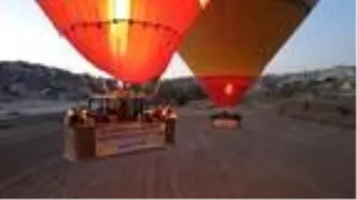 Kapadokya'da, balonlar kadına şiddete tepki için havalandı Kapadokya'da, balonlar kadına şiddete tepki için havalandı