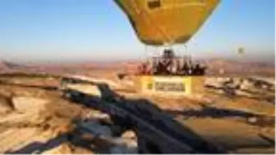 Kapadokya'da, balonlar kadına şiddete tepki için havalandı Kapadokya'da, balonlar kadına şiddete tepki için havalandı