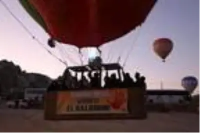 Kapadokya'da, balonlar kadına şiddete tepki için havalandı Kapadokya'da, balonlar kadına şiddete tepki için havalandı