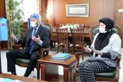 Kapadokya'da ezan sesini duyan ABD'li anne ve oğlu Müslüman oldu- Müslümanlığı seçen ABD'li 28 yaşındaki gencin Erdoğan... Kapadokya'da ezan sesini duyan ABD'li anne ve oğlu Müslüman oldu- Müslümanlığı seçen ABD'li 28 yaşındaki gencin Erdoğan...