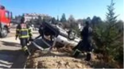Karabük'te otomobil, takla attı: 2 yaralı Karabük'te otomobil, takla attı: 2 yaralı