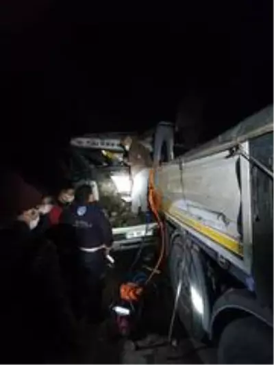Son dakika gündem: Karacabey'de trafik kazası: 3 yaralı Son dakika gündem: Karacabey'de trafik kazası: 3 yaralı