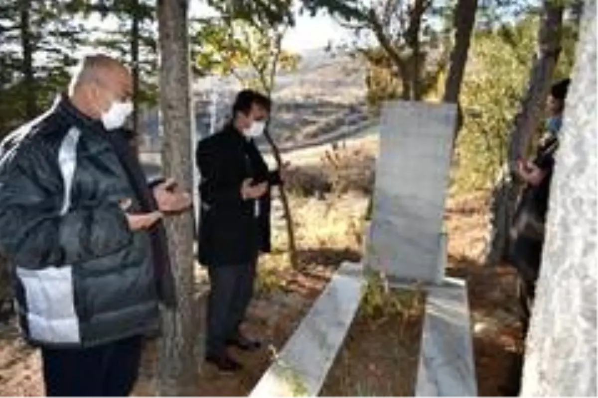 Son dakika haberi... Karaman'da şehit öğretmen mezarı başında anıldı