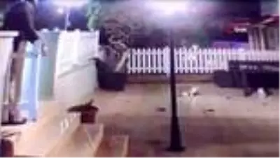 Kargocunun 'kırılacak' yazan paketi yerde sürüklediği anlar kamerada Kargocunun 'kırılacak' yazan paketi yerde sürüklediği anlar kamerada