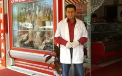 Kasaplar Odası Başkanı Kadı, sosyal medyadan kaçak çalışan meslektaşlarına seslendi Kasaplar Odası Başkanı Kadı, sosyal medyadan kaçak çalışan meslektaşlarına seslendi