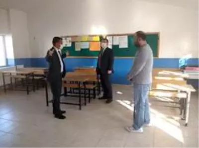 Kaymakam Çimşit, yıkım kararı çıkan okulu inceledi Kaymakam Çimşit, yıkım kararı çıkan okulu inceledi