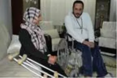 Kendisi gibi engelli olan öğrencilere eğitim veriyor Kendisi gibi engelli olan öğrencilere eğitim veriyor